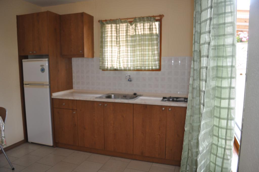 Zóla Rogakia Village Est. 1983 חדר תמונה